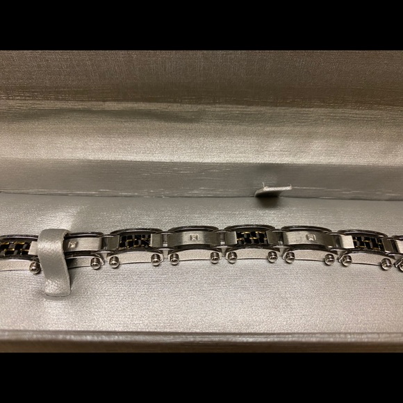 Men’s Shaquille O’Neal bracelet. - Picture 3 of 5